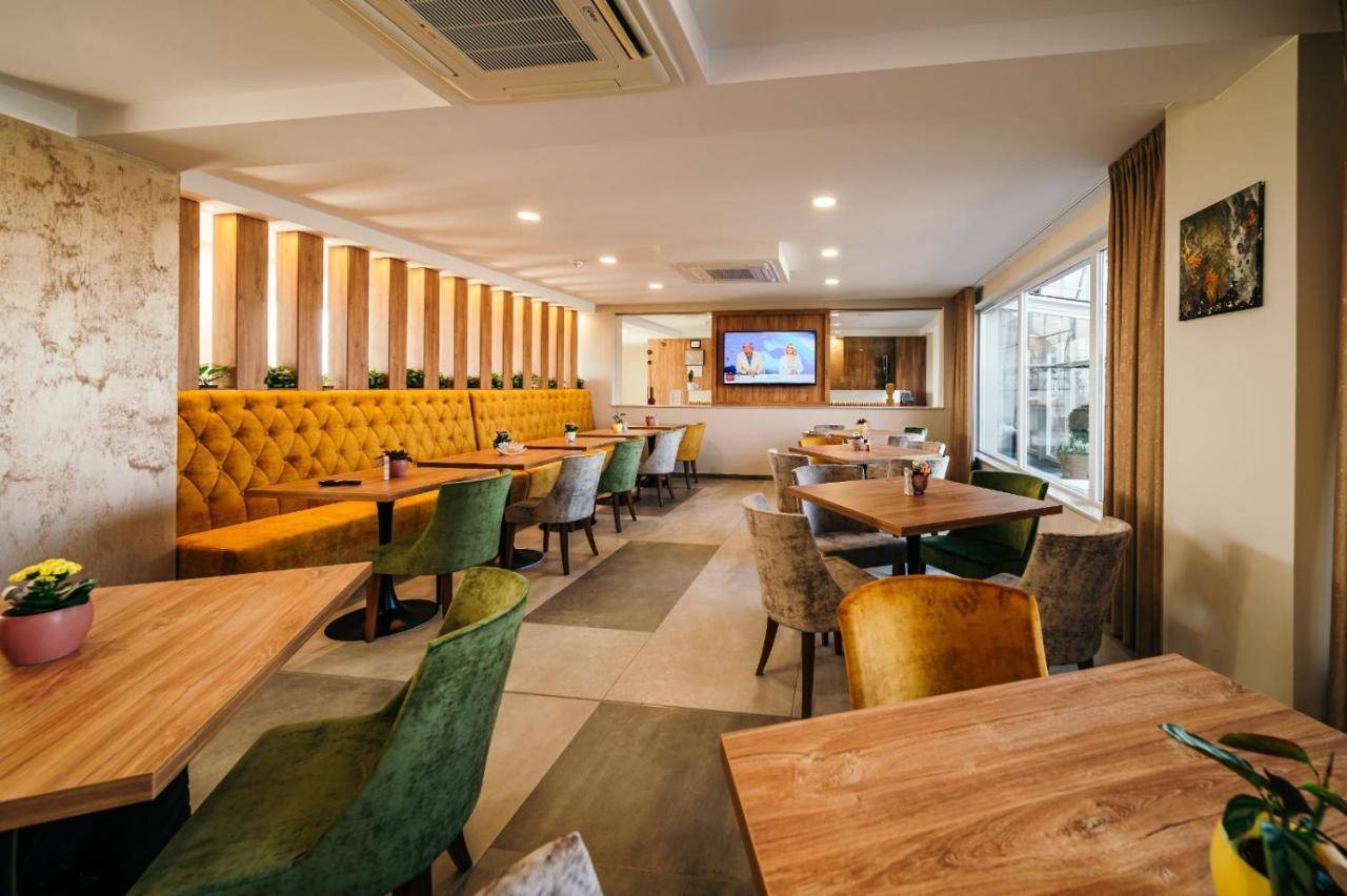 Hotel Rk Ghimbav Dış mekan fotoğraf