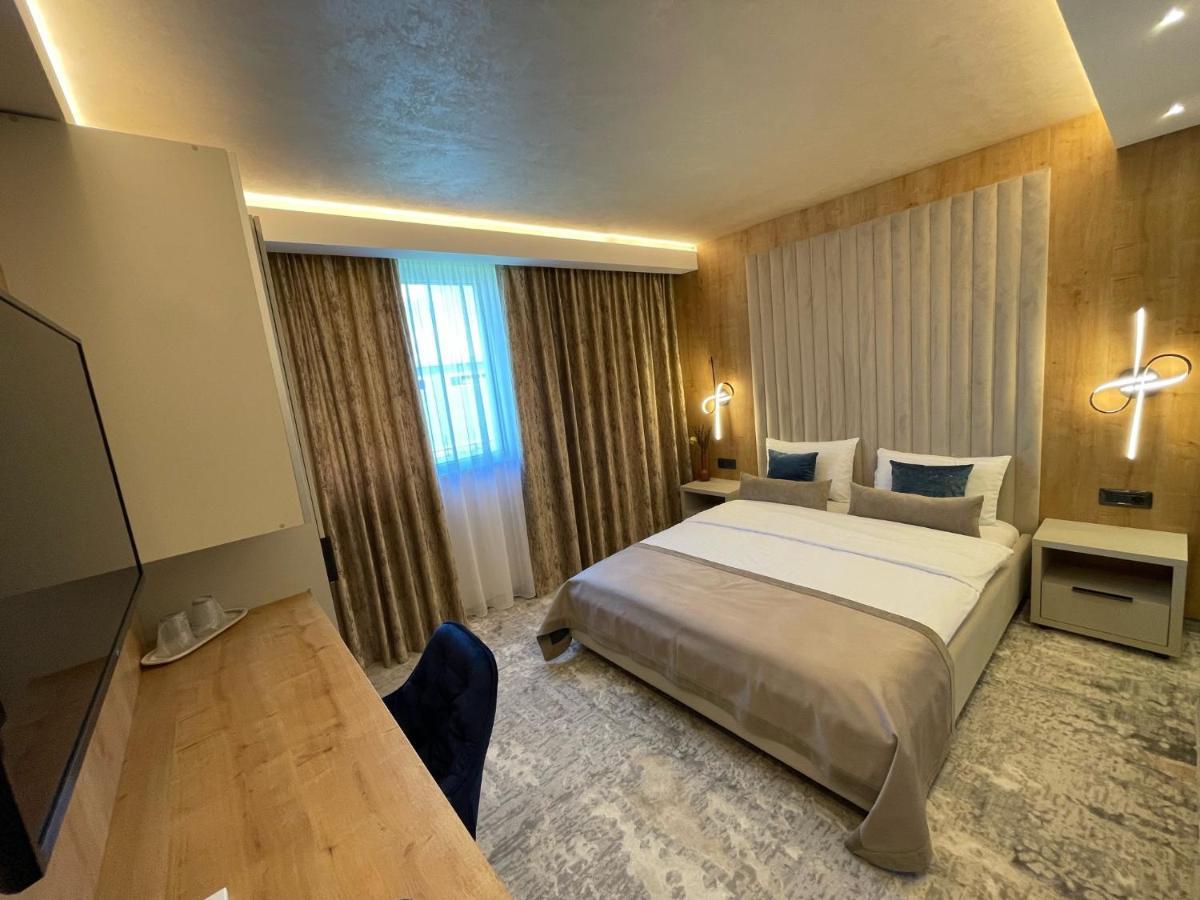 Hotel Rk Ghimbav Dış mekan fotoğraf