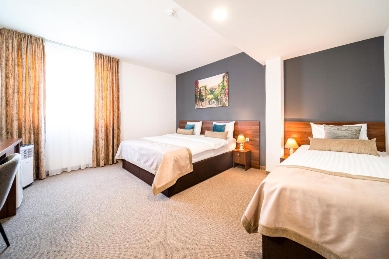 Hotel Rk Ghimbav Dış mekan fotoğraf