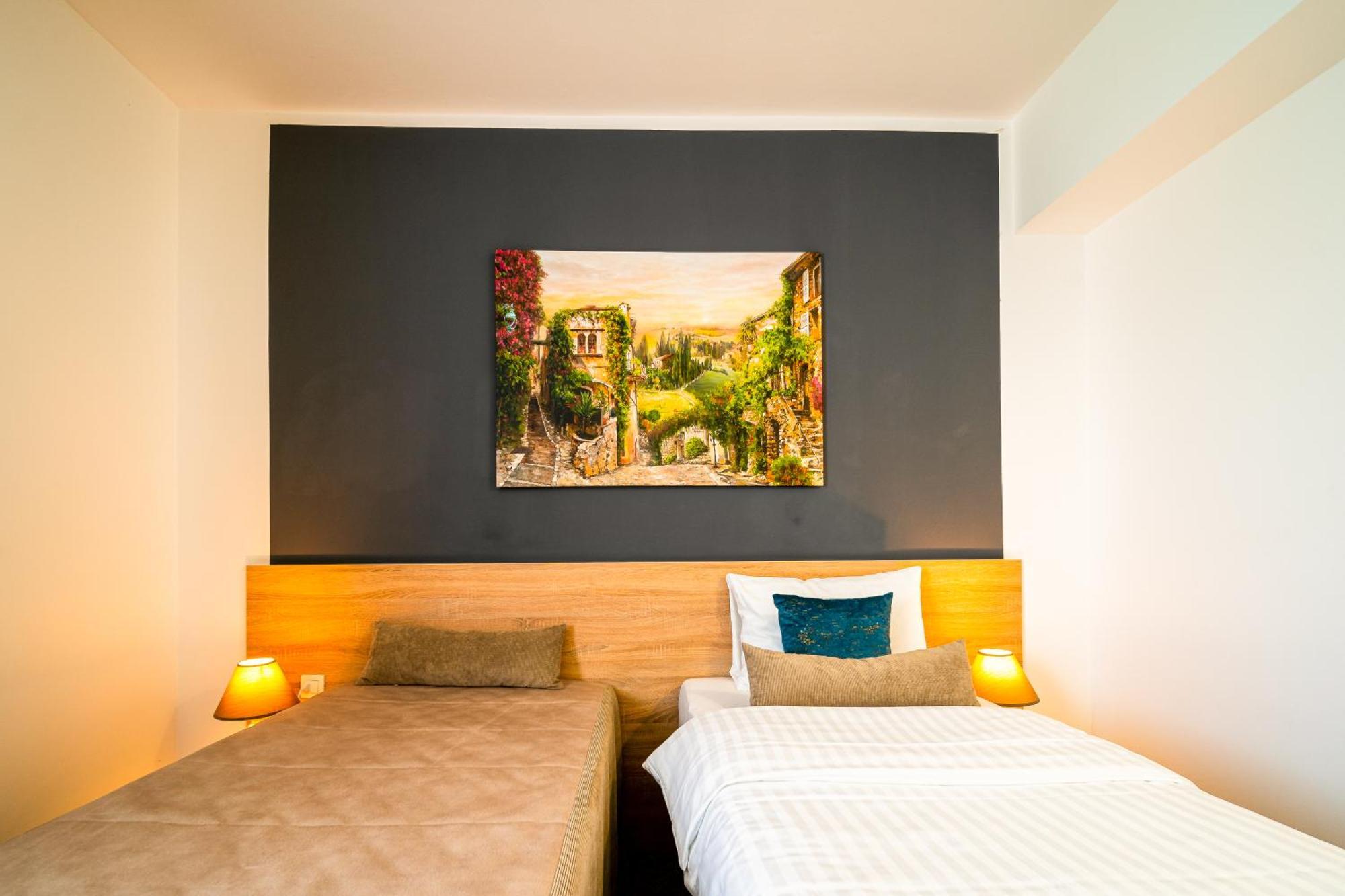 Hotel Rk Ghimbav Dış mekan fotoğraf