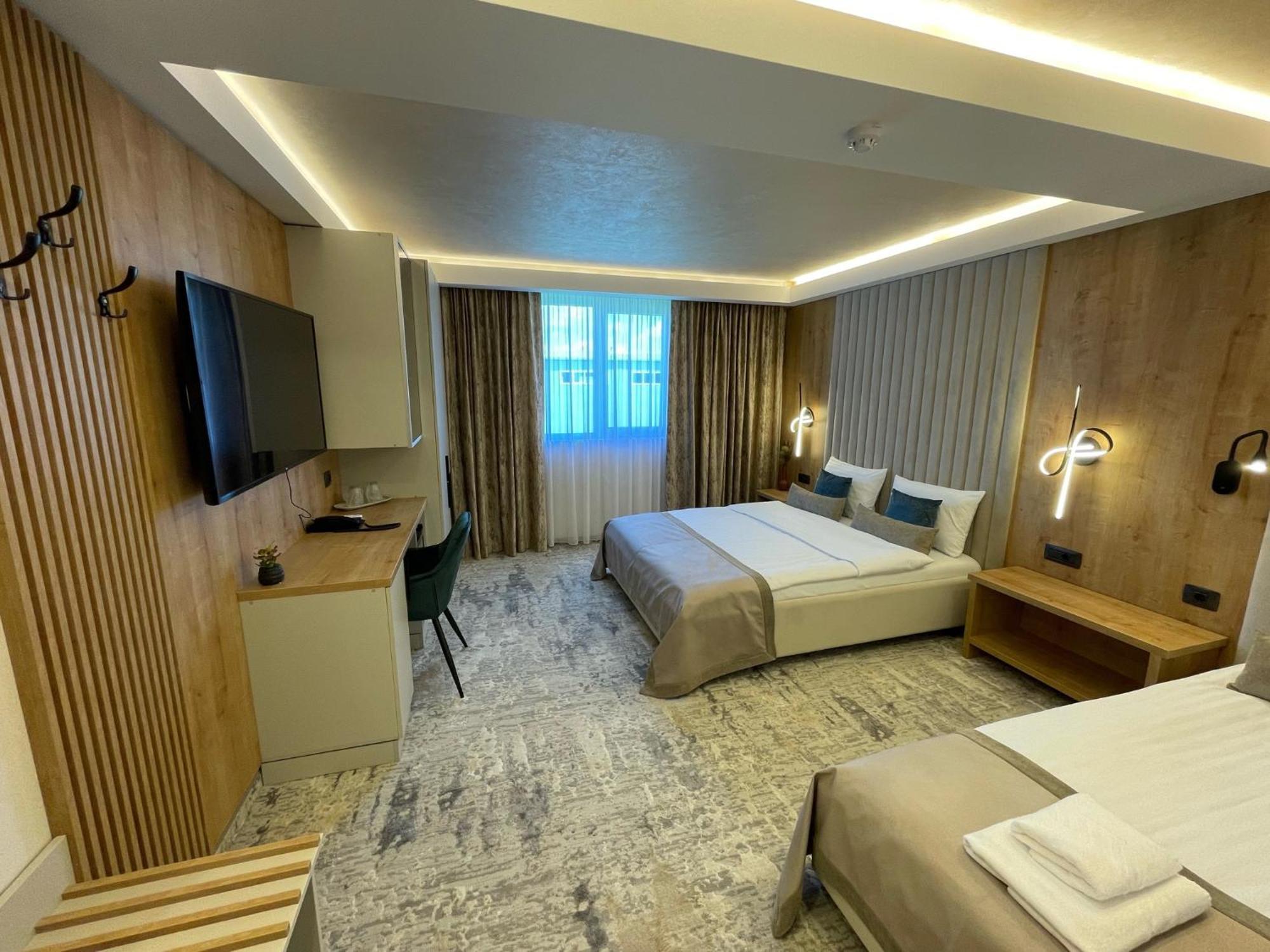 Hotel Rk Ghimbav Dış mekan fotoğraf
